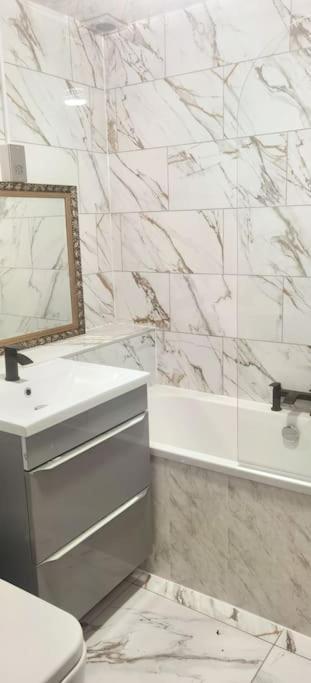 Lovely 3 Bed Ground Floor Apartment Near Qe Hospital Harborne Birmingham New Esterno foto